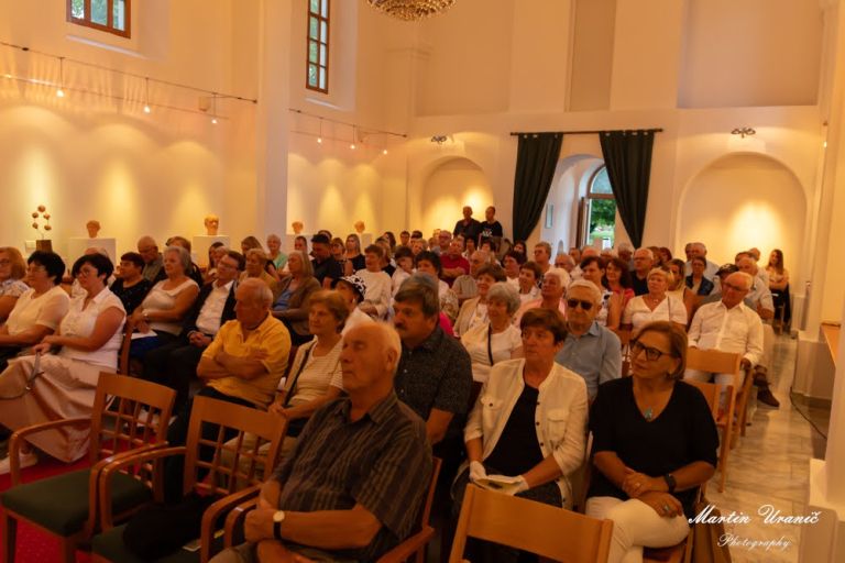 dvorana-v-parku, krsko