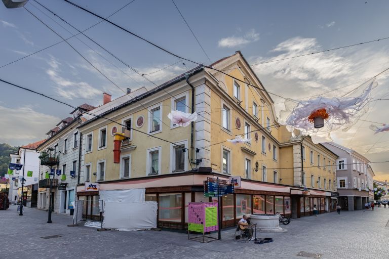 obnova, celje, mesto, nalozba, peter-merkscha, merkscha-furnirnica