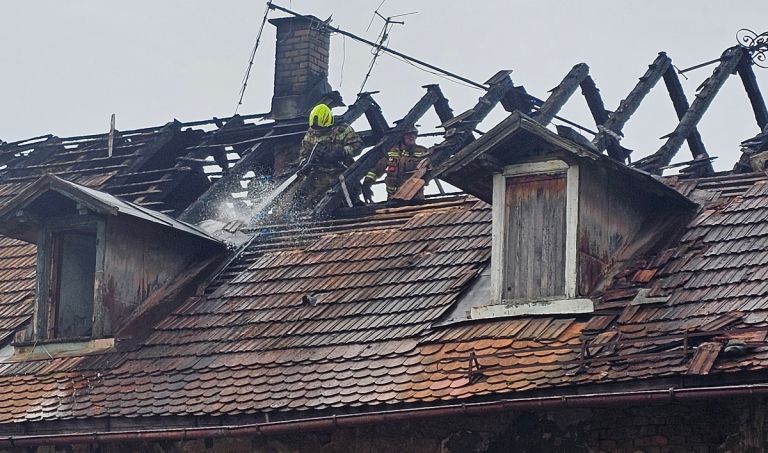 pozar, maribor, vecstanovanjska-hisa, gasilci, intervencija