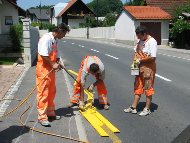 talne oznake, barvanje, cesta