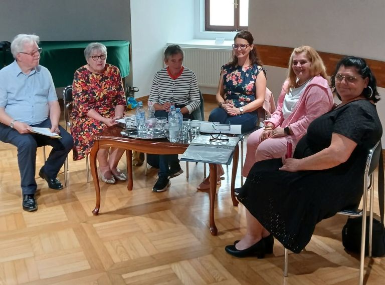 1 LITERARNA SEKCIJA BESEDA.jpg