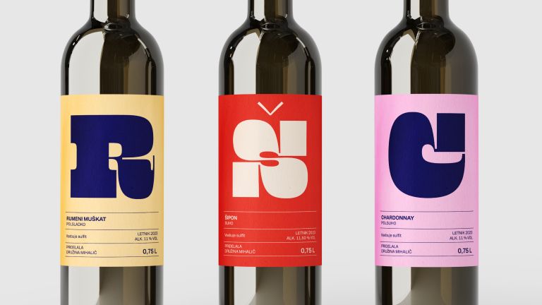nuša-mihalič, grafična-oblikovalka