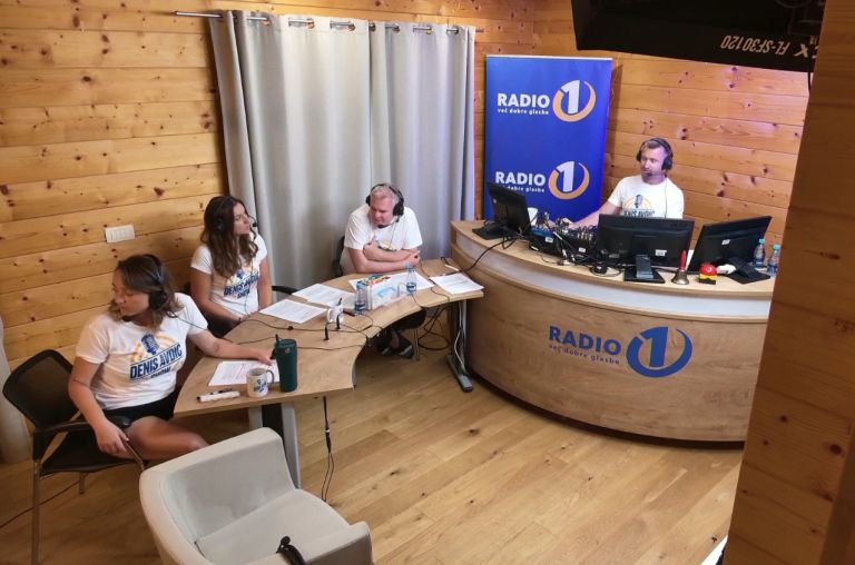 improviziran studio.png