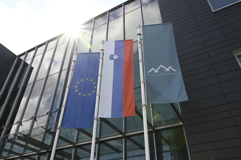 Furs, finančna uprava, stavba