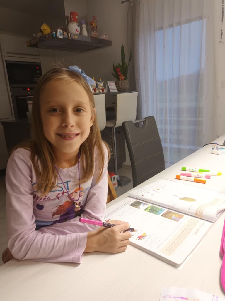 deklica naja