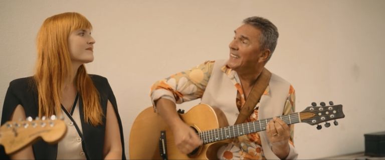 snezeni-moz-na-plazi, dedka-na-svobodi