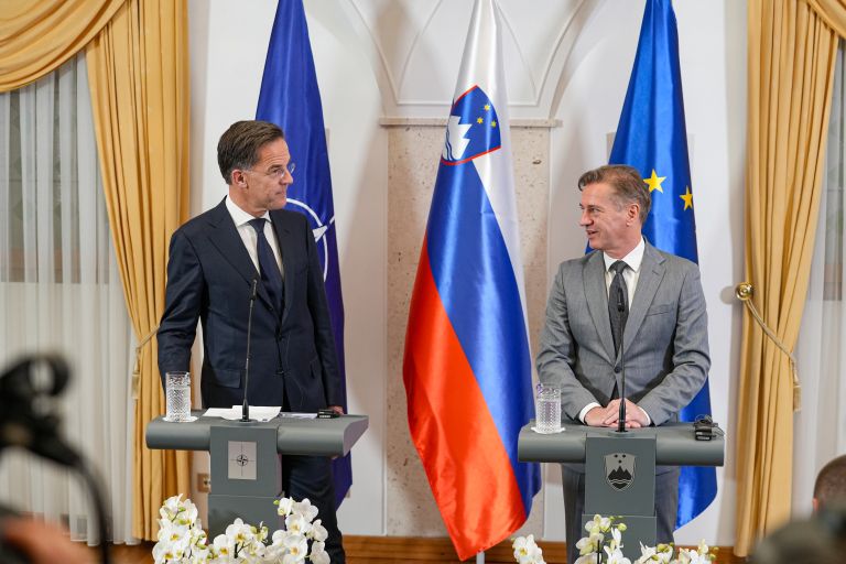 rutte in golob.jpg