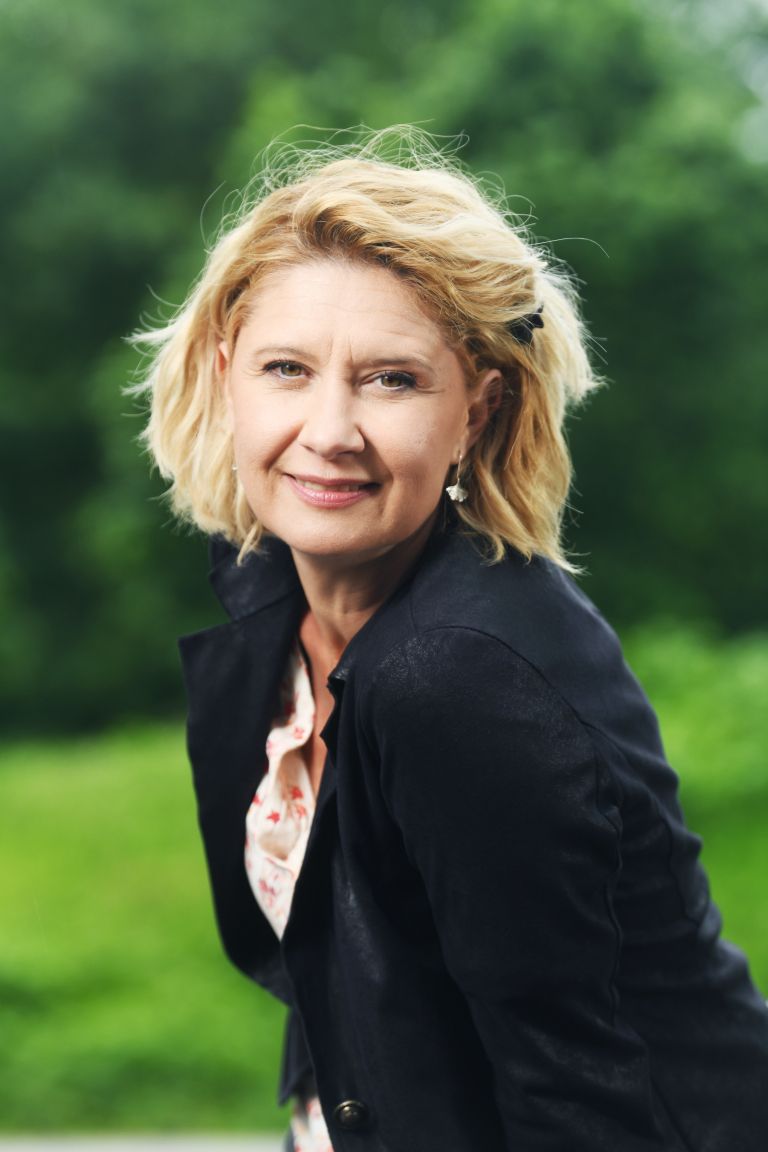 Vesne Pernarčič