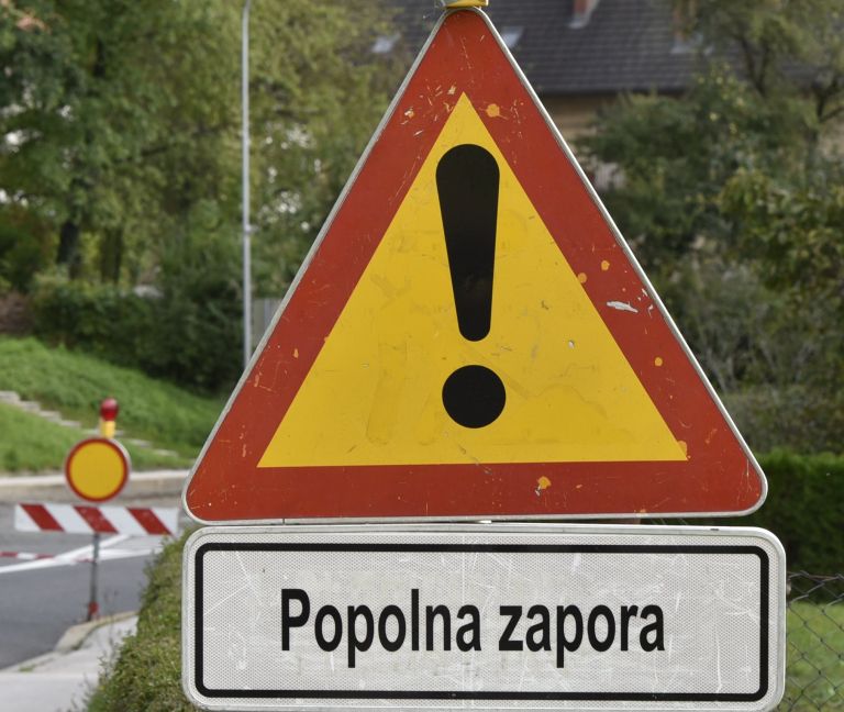 zapora ceste.jpg