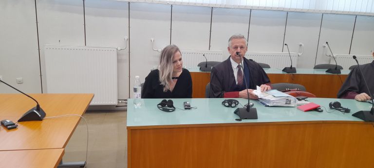 Tea Kotnik z odvetnikom