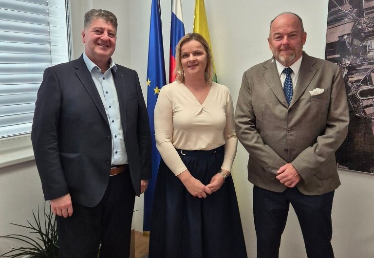 D43_SentjernejVeleposlanik.jpg