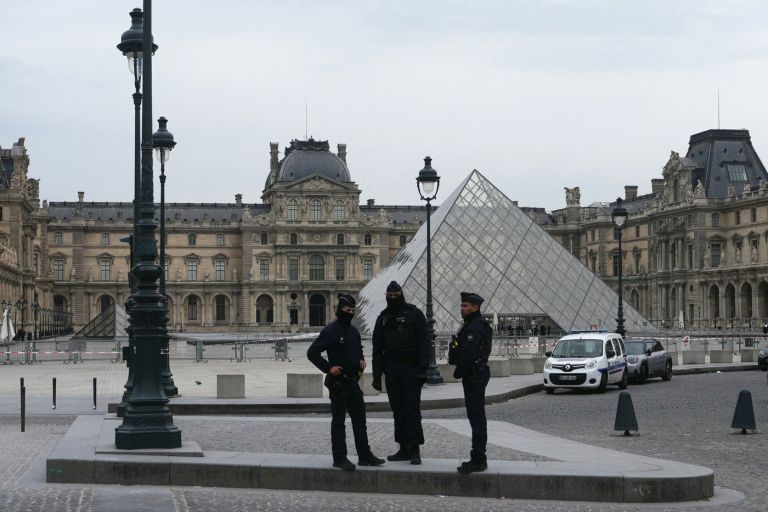 louvre, kraja