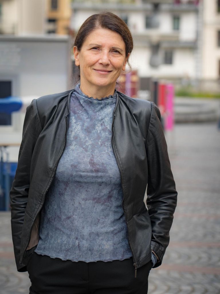 Dr. Duška Kneževič Hočevar
