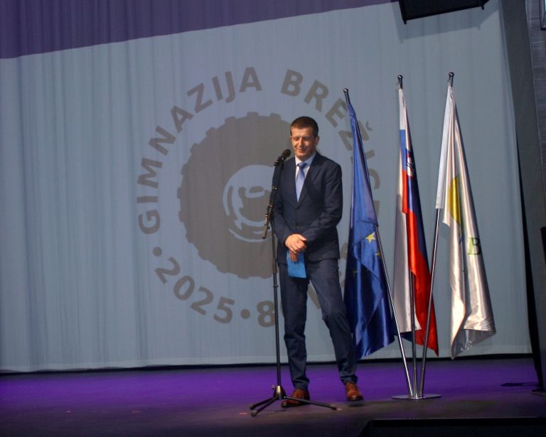 prireditev-ob-80-letnici-gimnazije-brezice, uros-skof, solstvo-in-solski-sistem