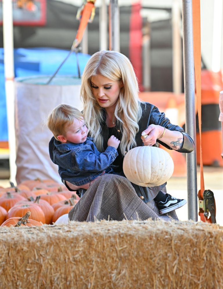 kelly osbourne 2.jpg