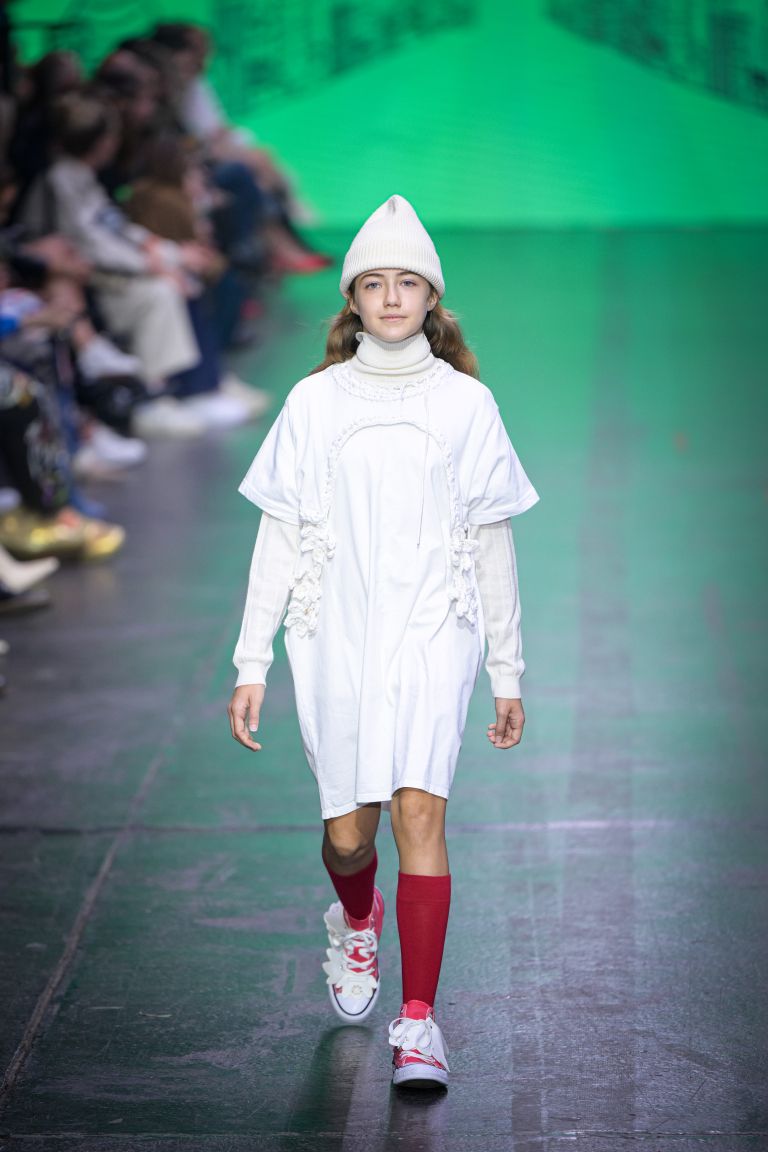 Bela Veger Poles, LJFW