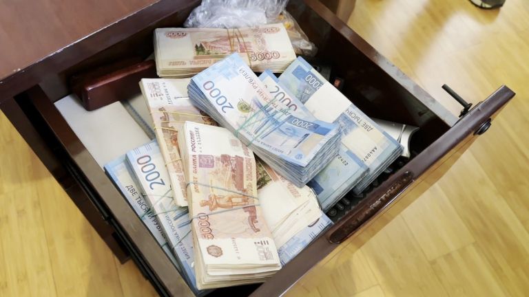 rubelj, zasežen denar, fsb.jpg