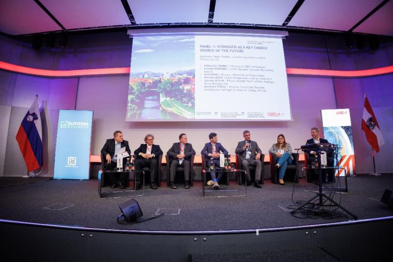 Poslovni forum »Avstrija – Slovenija: Povezani za prihodnost«