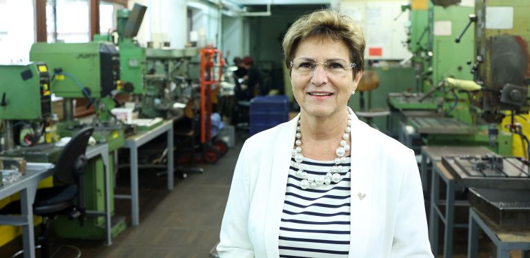 Dr. Mariana Karla Rebernik