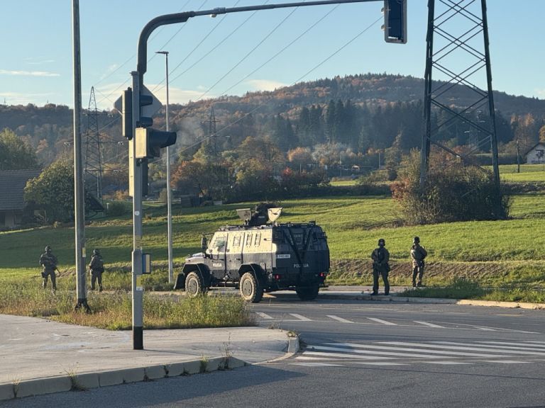 policija