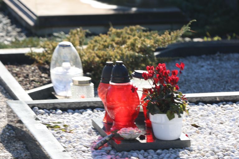 pogreb, grob, sveče