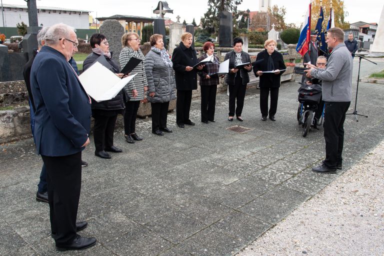 zalna-slovesnost, zalna-slovesnost-moms-pred-dnevom-spomina-na-mrtve, moms