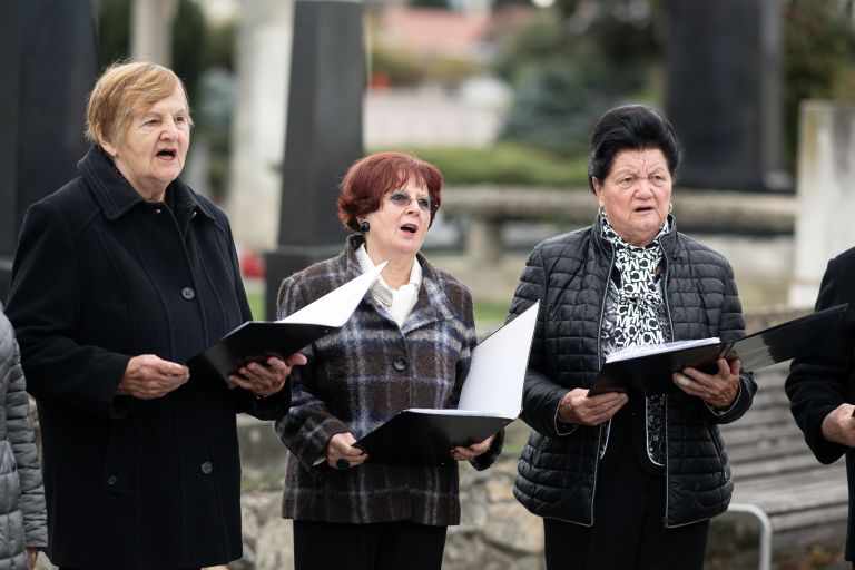 zalna-slovesnost, zalna-slovesnost-moms-pred-dnevom-spomina-na-mrtve, moms