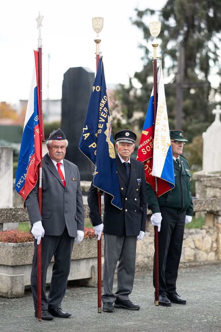 zalna-slovesnost, zalna-slovesnost-moms-pred-dnevom-spomina-na-mrtve, moms