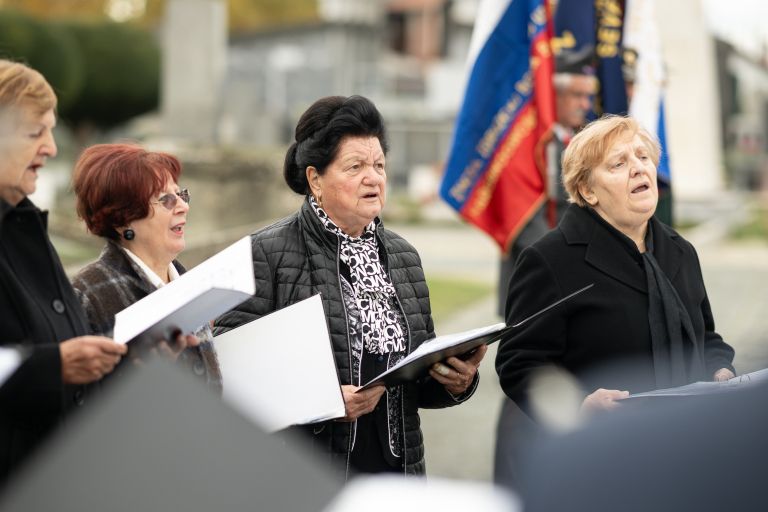 zalna-slovesnost, zalna-slovesnost-moms-pred-dnevom-spomina-na-mrtve, moms