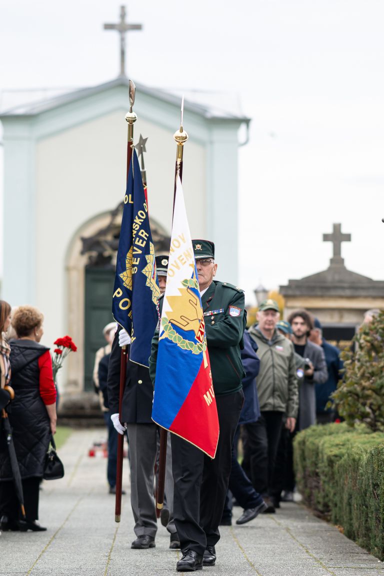 zalna-slovesnost, zalna-slovesnost-moms-pred-dnevom-spomina-na-mrtve, moms