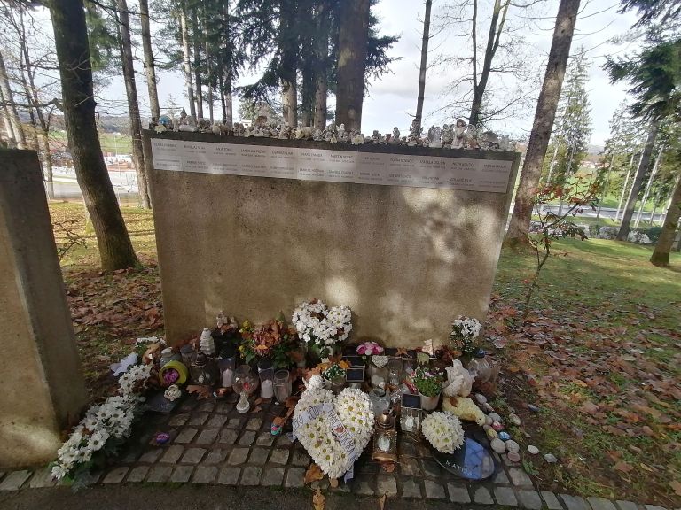 pogreb, pokopalisce-srebrnice