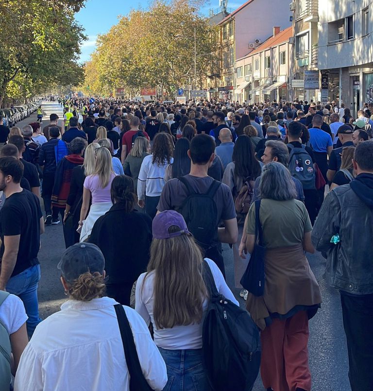 novi sad, zbiranje.jpg