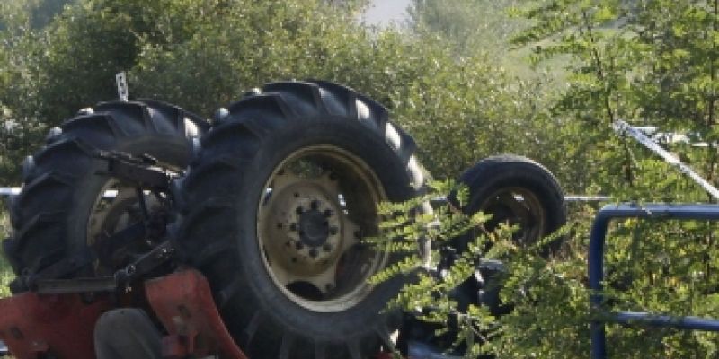 policija traktor nesreča promet
