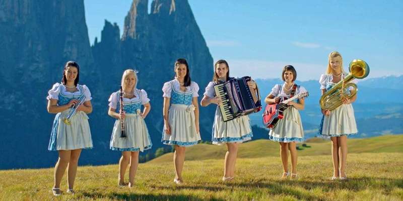 Predstavljamo vam Kvintet slovenskih deklet!