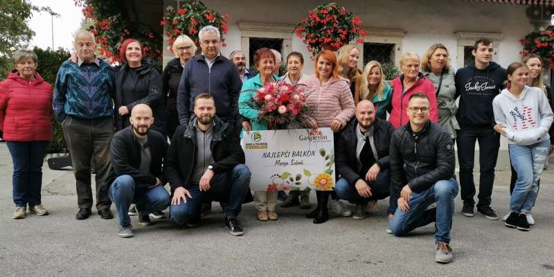 Kvatropirci zapeli pod najlepšim Veseljakovim balkonom