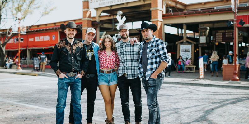 Zdaj vemo, kaj je Saša Lešnjek počela s Fehtarji v Dallasu