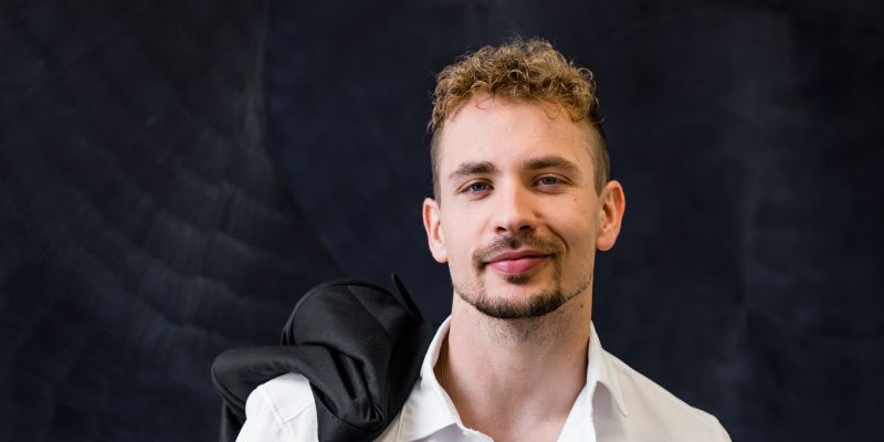 Žan Serčič predstavlja svojo Kamasutro
