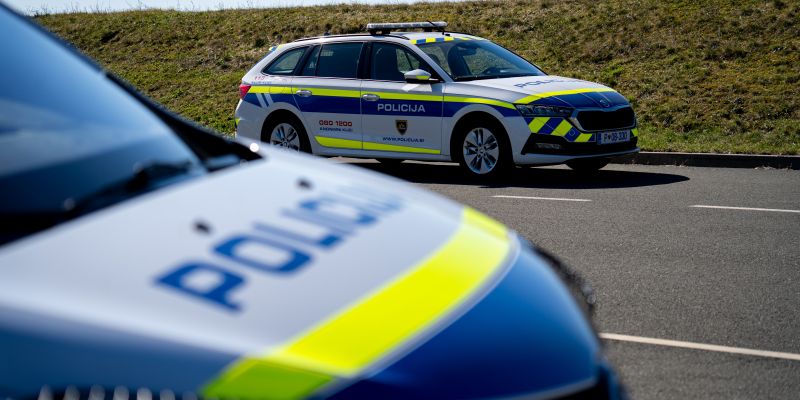 policija, simbolična, policijski-avto