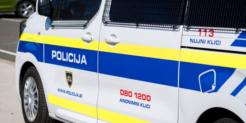 policija, simbolična, policijski-avto