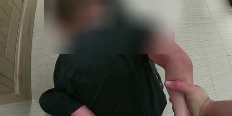mladoletnik otrok policija lisice kazen