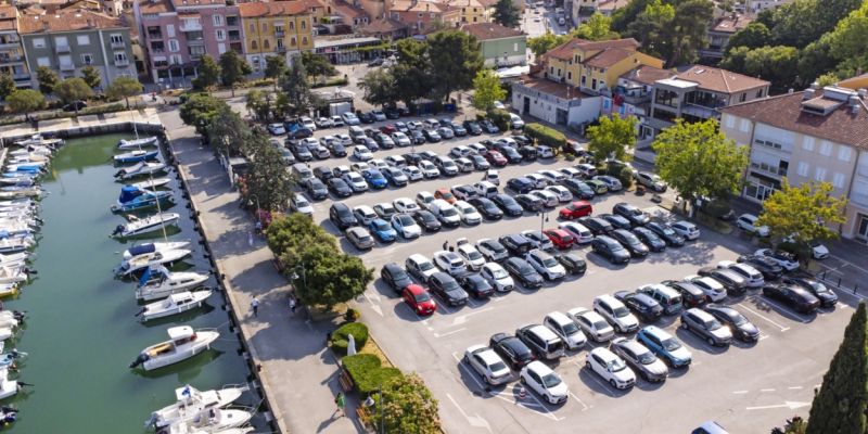 izola, parkirišče