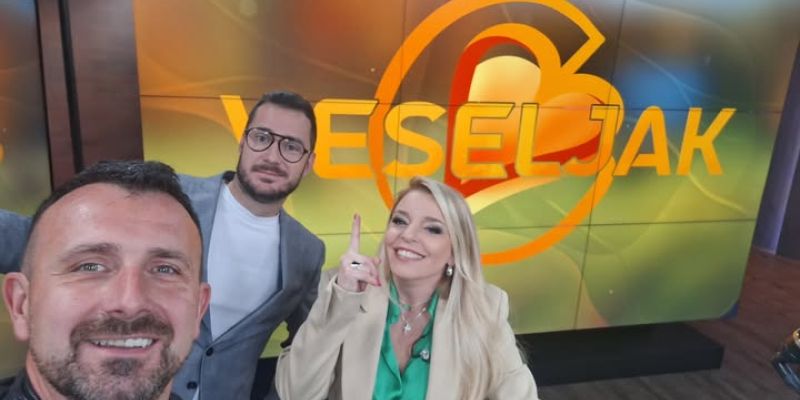 Ansambel Aplavz o pesmi Dragi sosed: Iz tega heca se da marsikaj naučiti!
