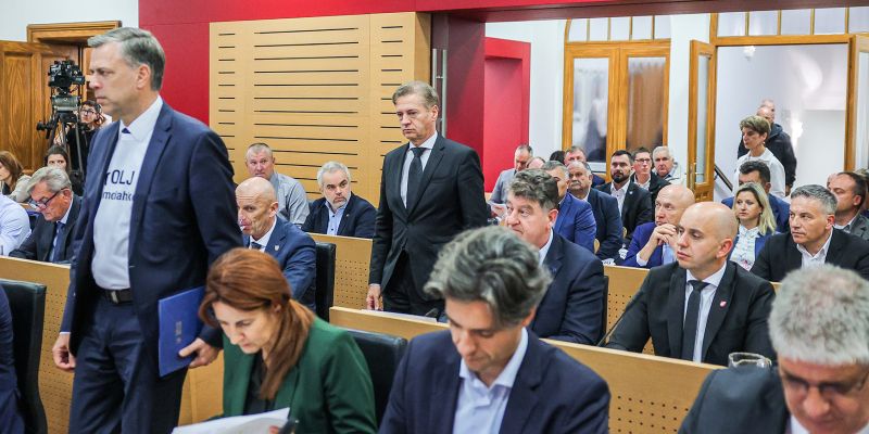 mestni svet seja STA.jpg