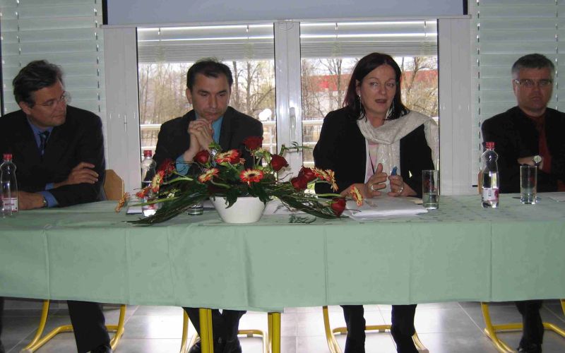 srecanje_z_najvisjimi_predstavniki_gzs_april_08.jpg