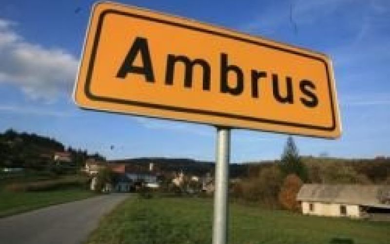 ambrus_tabla.jpg