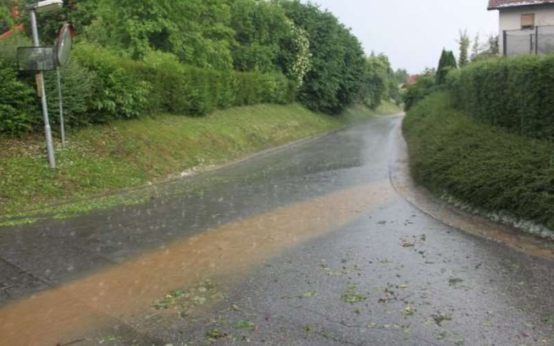 nevihta_voda.jpg