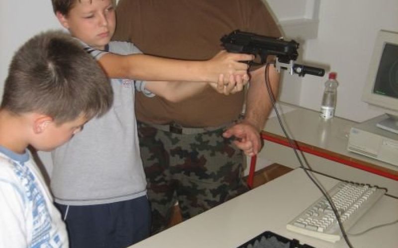 vojak_dete_rok.jpg
