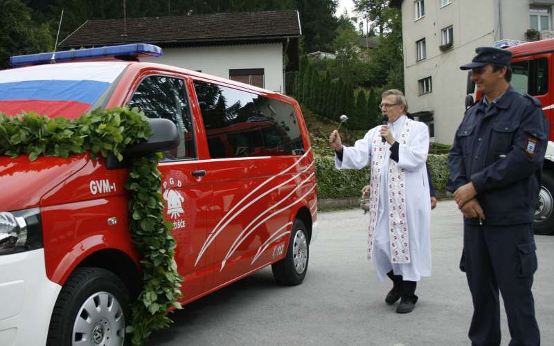 blagoslov_kombija_pgd_trzisce.jpg