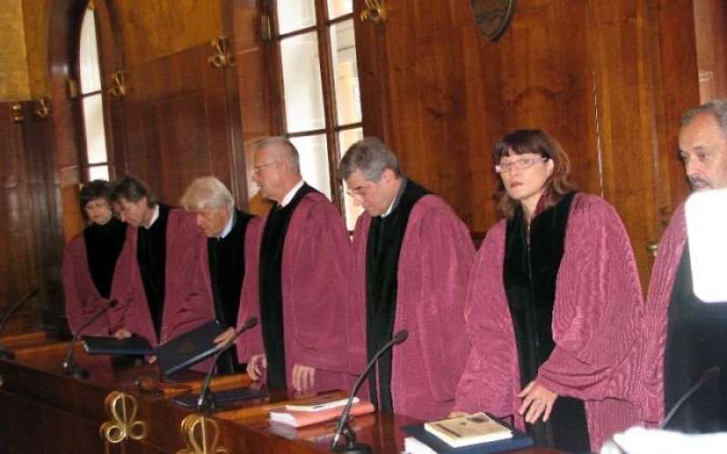 ustavno_ja.jpg