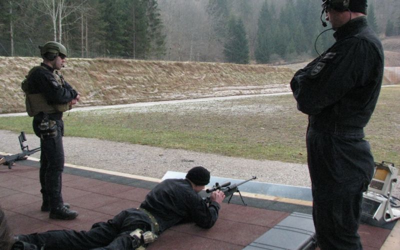 strelisce_streljanje_na_otvoritv_jan_2012.jpg